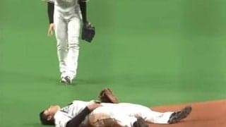 【球界名場面】ハム栗山監督も必死に笑いを…　清宮の“大コケ”にファン「涙が出るほど笑った」