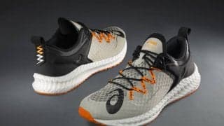 アシックス、環境負荷の少ない新技術を用いたスポーツシューズ「MICROFLUX」発表