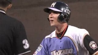 【球界名場面】審判まで笑わせた！　日ハム杉谷、必死の死球アピール→“まさかの”三塁打