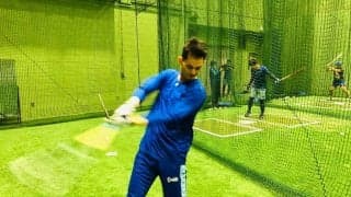 DeNA乙坂「素振りのために畳を購入しました」　MLB通算2570安打男ら映像で打撃研究中