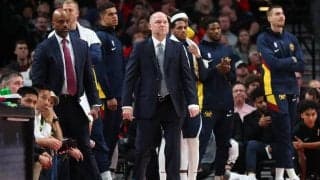 「選手たちは皆、今後どうなっていくのか疑問に思っている」とマイケル・マローンHC