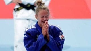 美人柔道家ビロディド、有名雑誌のモデル風“美脚ショット”に反響「最高のレディー」