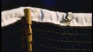 外出禁止下でテニス　イタリア女性の“超社会的ラリー”が800万再生大反響「信じられない」