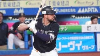 元オリ・本塁踏み忘れ助っ人がモデル妻との幸せ2ショット公開　「大好きなカップル」