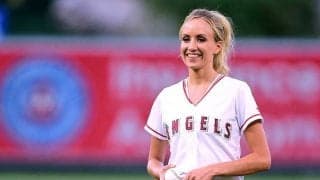 【始球式名場面番外編】MLBでもあった美女の“アクロバット投法”　畠山愛理さん彷彿？