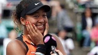 大坂なおみが奇抜な新ヘア披露　半分ピンクのおさげ髪姿に海外反響「その髪型大好き」