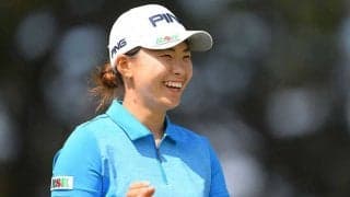 渋野日向子がナイスピッチ！　華麗ウィンドミルが再生20万超「1イニングだけ投げた」