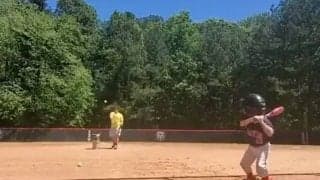 20年後のMLBスター？　4歳児の“ムーンショット”にファン断言「ハーパーになるね」