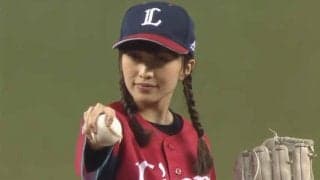 【始球式名場面】“ももクロ”百田夏菜子さんが100点満点投球！　とびきり笑顔でファン魅了
