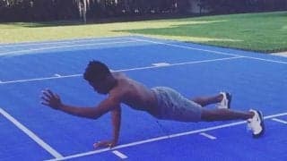 まさに超人！　通算630発グリフィーJr.の息子が腕立て伏せから前宙「100点満点」