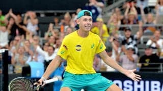 21歳デミノー「ロックダウン後の初球...」。久々テニスでまさかのショット