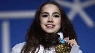 【名珍場面特別編】  ザギトワ、V舞台裏の“妖艶マサルポーズ”の1枚に海外反響「何してるか分かる？」