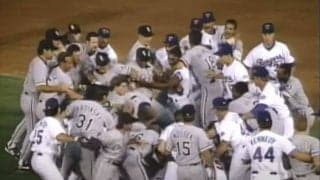 【球界名場面番外編】両軍入り乱れる大乱闘劇！　ノーラン・ライアンの伝説ヘッドロック