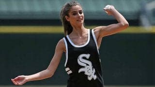 【始球式名場面番外編】絶世の美女が登板　“第2のミランダ・カー”のタンクトップ始球式