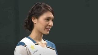 【始球式名場面】抜群のプロポーションで魅了　美女モデルの“ストライク”始球式