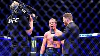 UFCで血染めの死闘　両者は真っ赤、流血の瞬間に英紙戦慄「恐ろしい光景だった」