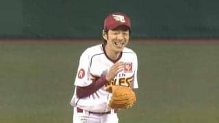 【始球式名場面】あわや死球でじぇじぇじぇ！　宮藤官九郎氏が渾身投球も平謝り