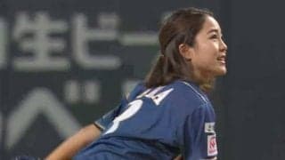 【始球式名場面】美しきジャンパーに拍手喝采　高梨沙羅さんの笑顔“K点越え”始球式