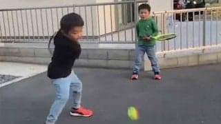 「日本テニス界の神童だ」　6歳＆4歳“天才テニス兄弟”のキレキレショットに米注目