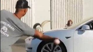 【MLB】最速166キロの20歳右腕の神業に全米驚愕　車の窓を通過する抜群制球に「あり得ない」