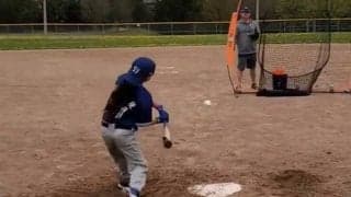 9歳少女は「アルトゥーベよりうまい」　豪快な両打ち打撃に現役選手も反応