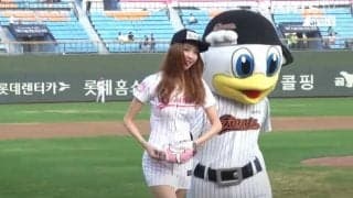 【始球式名場面番外編】韓国No1モデルがノーバウンド投球　“ワンピ”ユニでファン魅了