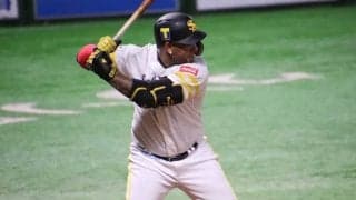 鷹、紅白戦初戦で見えた起用プラン　左翼バレンティンで膨らむ起用の幅