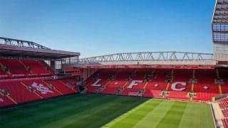 やりすぎ!?　再開目指すプレミアリーグ、異様な光景に波紋「史上最も馬鹿げた写真」