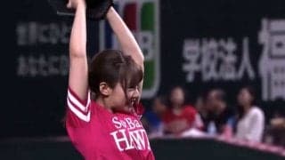 【始球式名場面】ピンクユニ＆白スカートが可愛い！　元NMB48山田菜々さんのストライク投球