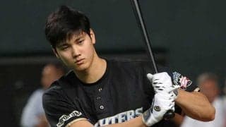 【球界名場面】右手1本でバックスクリーンへ　二刀流の“驚弾”に「この球場は小さすぎる」