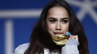 【名珍場面特別編】犬好きザギトワ、“どっちも可愛すぎる”2ショットに大反響「そこの子犬、代わって」