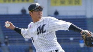 【球界名場面】横っ飛びしたまま空中で…　ロッテ中村の神業グラブトスに「頭おかしい」