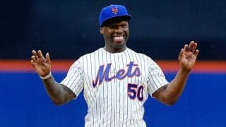 【MLB】人気ラッパー50セント氏の大暴投始球式にファン爆笑　「25セント（約27円）の価値もない」