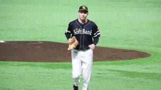 鷹スチュワートがアクシデントで降板　打球が右足直撃、2回予定も1回で交代