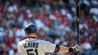 【名珍場面特別編】イチロー氏、貫禄の“バッピデビュー”に米歓喜「非常に万能」「リリーフで復帰を」