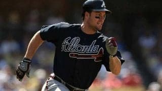 【MLB】全身タイツ男を制圧したブレーブス外野手にファン爆笑　「ワォ！！！！」「でかした」