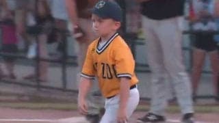 6歳の鬼コーチが大学生の尻に喝！　史上最高に可愛いマウンドビジットは「素晴らしい」