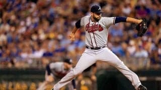 プレートの概念を無視する禁断投法…　MLBで話題となった剛腕右腕のルーツ