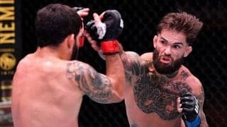 UFCで“ブザー同時”失神KO　元王者の閃光右フックが反響「やばいくらい完璧」