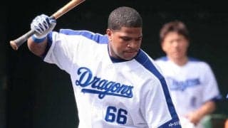 中日ビシエド、第2打席で右翼席へ豪快ソロ　練習試合再開後、6戦4発と絶好調