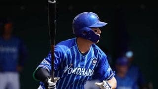 DeNA佐野、第3打席で2戦連発のソロアーチ！　新4番が開幕に向け快音響きかす