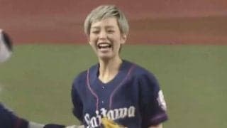 【始球式名場面】平野綾さんら美人声優3人がノーバウンド！　まさかの展開に球場は大拍手