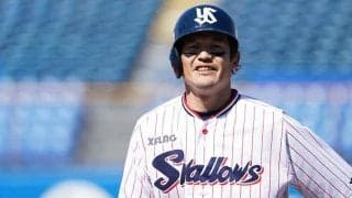 ヤクルト坂口、一塁手で横っ飛びの美技披露！　第1打席では中前打を放つ