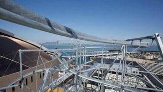 ビル壁面の滑り台、地上60mのコースター…　鷹の新ビルに出来た「絶景3兄弟」とは？