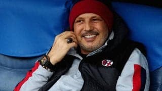 冨安健洋のボローニャ、今季は白血病とも闘ったミハイロビッチ監督と2023年まで契約延長