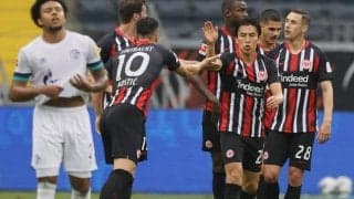 鎌田先制点アシストのフランクフルトが10人のシャルケに逃げ切り勝利！《ブンデスリーガ》