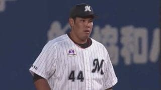 「想像以上にオシャレ」　ロッテ井上の“振り向きグラブトス”にファン歓喜「美しい」