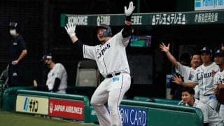 西武・山川が3戦連発の特大弾！　左翼席上部まで運ぶ同点弾に「打てて良かった」