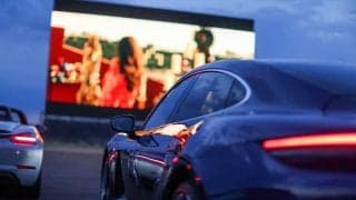 ドライブインシアターでテニス観戦！