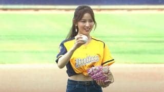 【始球式名場面】台湾美人女優の輝く笑顔　「狼人殺女神」がファンを魅了